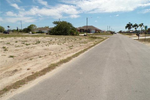 Terreno en venta en Cape Coral, Florida № 2096881 - foto 10