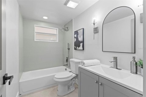 House in Holiday, Florida 3 bedrooms, 123.19 sq.m. № 1658705 - photo 22