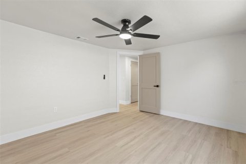 House in Holiday, Florida 3 bedrooms, 123.19 sq.m. № 1658705 - photo 21