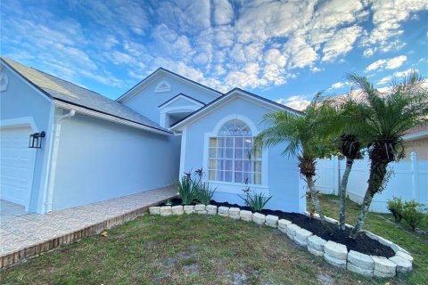 House in Orlando, Florida 5 bedrooms, 218.6 sq.m. № 1448349 - photo 3