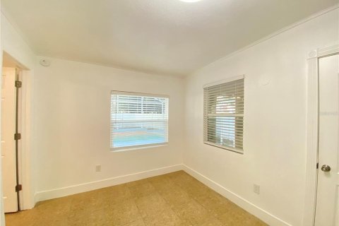 House in Orlando, Florida 5 bedrooms, 218.6 sq.m. № 1448349 - photo 23