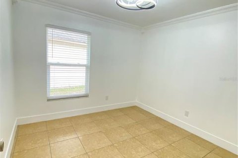 House in Orlando, Florida 5 bedrooms, 218.6 sq.m. № 1448349 - photo 16