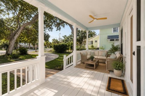 House in New Smyrna Beach, Florida 3 bedrooms, 189.24 sq.m. № 2305027 - photo 5