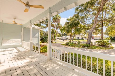 House in New Smyrna Beach, Florida 3 bedrooms, 189.24 sq.m. № 2305027 - photo 8