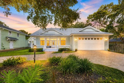 House in New Smyrna Beach, Florida 3 bedrooms, 189.24 sq.m. № 2305027