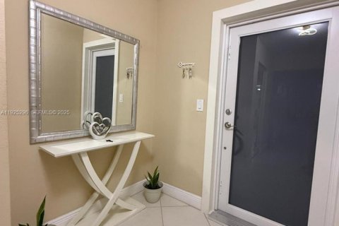 Condominio en alquiler en Margate, Florida, 1 dormitorio, 78.97 m2 № 1983873 - foto 10