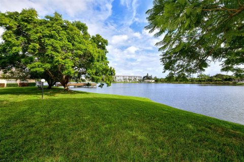 Condo in Bradenton, Florida, 2 bedrooms  № 1744803 - photo 24