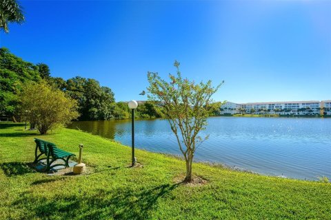 Condo in Bradenton, Florida, 2 bedrooms  № 1744803 - photo 26