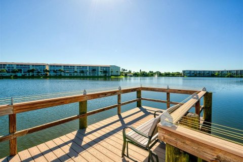 Condo in Bradenton, Florida, 2 bedrooms  № 1744803 - photo 23