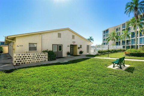 Condo in Bradenton, Florida, 2 bedrooms  № 1744803 - photo 27