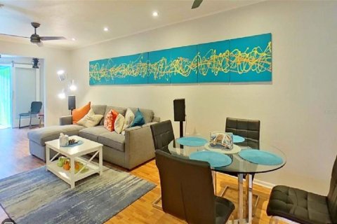 Condo in Bradenton, Florida, 2 bedrooms  № 1744803 - photo 3