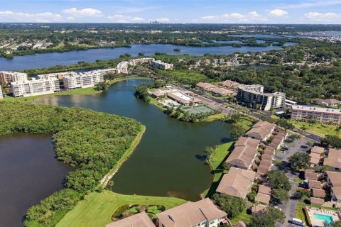 Condo in Saint Petersburg, Florida, 2 bedrooms  № 2386180 - photo 28