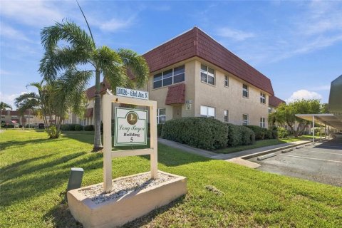 Condo in Saint Petersburg, Florida, 2 bedrooms  № 2386180