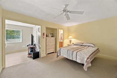 Condo in Saint Petersburg, Florida, 2 bedrooms  № 2386180 - photo 16