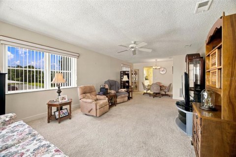 Condo in Saint Petersburg, Florida, 2 bedrooms  № 2386180 - photo 5