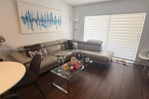 Copropriété à vendre à Doral, Floride: 2 chambres, 96.25 m2 № 1967430 - photo 16