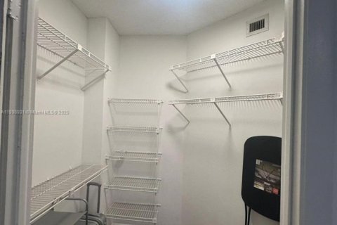 Copropriété à vendre à Doral, Floride: 2 chambres, 96.25 m2 № 1967430 - photo 11