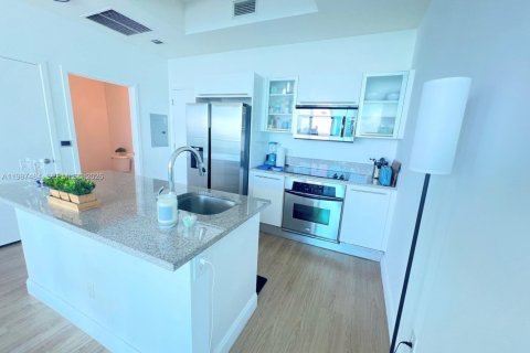 Condominio en alquiler en Miami, Florida, 1 dormitorio, 77.39 m2 № 2052655 - foto 6