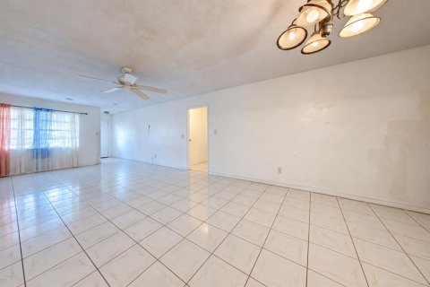 Villa ou maison à vendre à Orlando, Floride: 3 chambres, 133.13 m2 № 2421900 - photo 14
