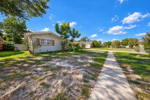 Villa ou maison à vendre à Orlando, Floride: 3 chambres, 133.13 m2 № 2421900 - photo 4