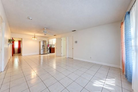 Villa ou maison à vendre à Orlando, Floride: 3 chambres, 133.13 m2 № 2421900 - photo 8