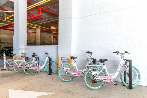 Condominio en venta en Hollywood, Florida, 3 dormitorios, 126.44 m2 № 1897852 - foto 30