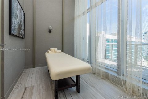 Condominio en venta en Hollywood, Florida, 3 dormitorios, 126.44 m2 № 1897852 - foto 29