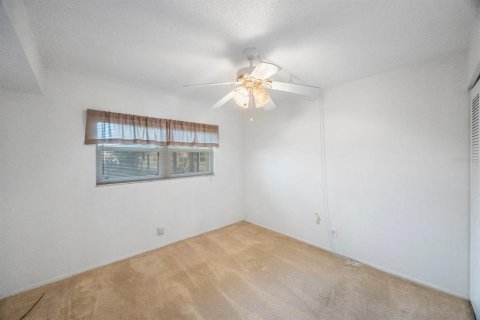 Condo in Largo, Florida, 2 bedrooms  № 1580408 - photo 19