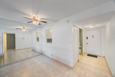 Condo in Largo, Florida, 2 bedrooms  № 1580408 - photo 6