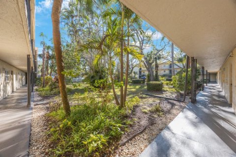 Condo in Largo, Florida, 2 bedrooms  № 1580408 - photo 3
