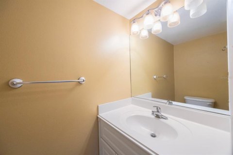 Condo in Largo, Florida, 2 bedrooms  № 1580408 - photo 20