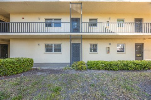 Condo in Largo, Florida, 2 bedrooms  № 1580408 - photo 4