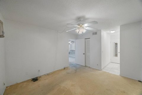 Condo in Largo, Florida, 2 bedrooms  № 1580408 - photo 22