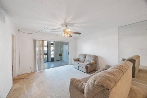Condo in Largo, Florida, 2 bedrooms  № 1580408 - photo 10