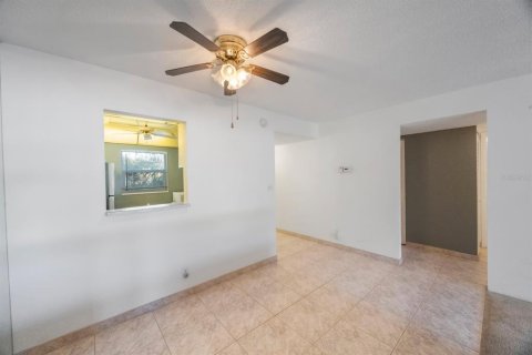 Condo in Largo, Florida, 2 bedrooms  № 1580408 - photo 7