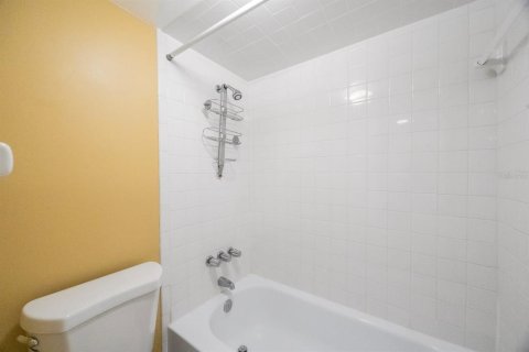 Condo in Largo, Florida, 2 bedrooms  № 1580408 - photo 21