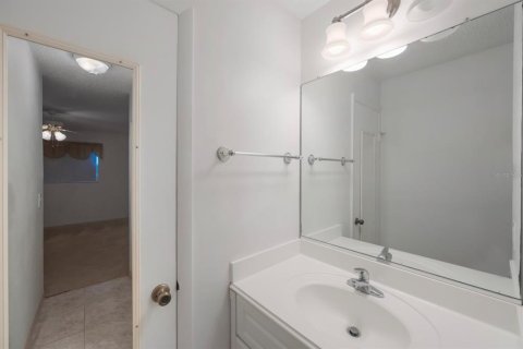 Condo in Largo, Florida, 2 bedrooms  № 1580408 - photo 25