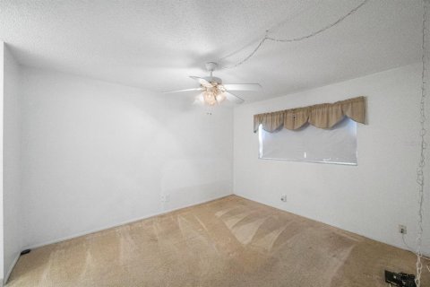 Condo in Largo, Florida, 2 bedrooms  № 1580408 - photo 23