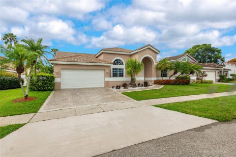 Casa en venta en Pembroke Pines, Florida, 4 dormitorios, 234.76 m2 № 2169307 - foto 3