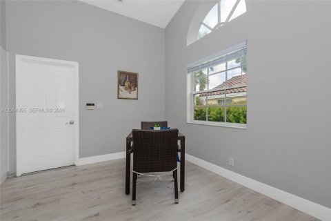Casa en venta en Pembroke Pines, Florida, 4 dormitorios, 234.76 m2 № 2169307 - foto 15