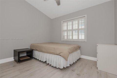 Casa en venta en Pembroke Pines, Florida, 4 dormitorios, 234.76 m2 № 2169307 - foto 24