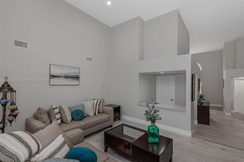 Casa en venta en Pembroke Pines, Florida, 4 dormitorios, 234.76 m2 № 2169307 - foto 6