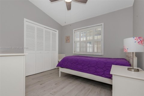 Casa en venta en Pembroke Pines, Florida, 4 dormitorios, 234.76 m2 № 2169307 - foto 26