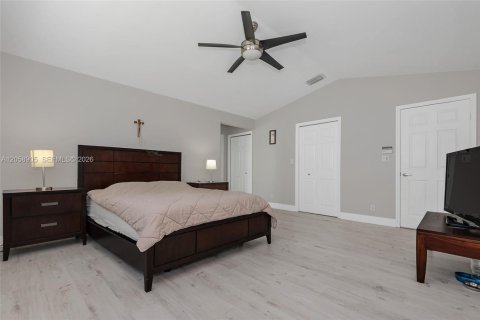 Casa en venta en Pembroke Pines, Florida, 4 dormitorios, 234.76 m2 № 2169307 - foto 22