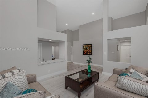 Casa en venta en Pembroke Pines, Florida, 4 dormitorios, 234.76 m2 № 2169307 - foto 5