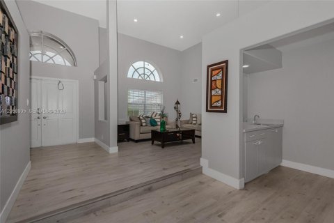 Casa en venta en Pembroke Pines, Florida, 4 dormitorios, 234.76 m2 № 2169307 - foto 4