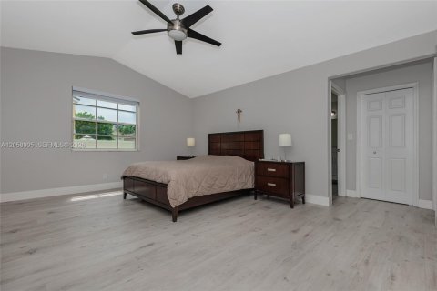 Casa en venta en Pembroke Pines, Florida, 4 dormitorios, 234.76 m2 № 2169307 - foto 20