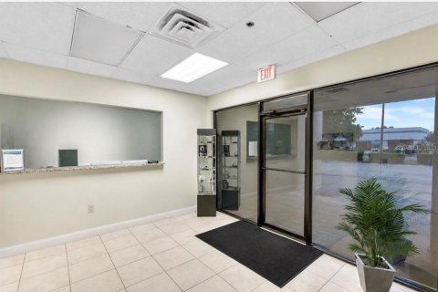 Propiedad comercial en venta en Orlando, Florida, 1006.97 m2 № 2313122 - foto 3