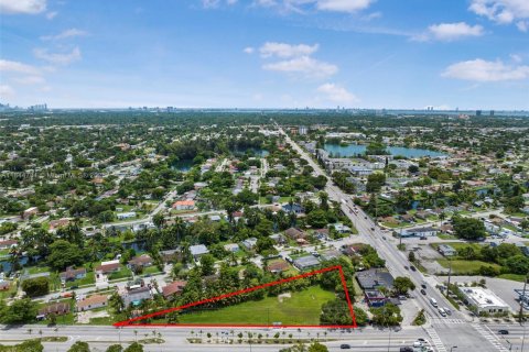 Immobilier commercial à vendre à Miami, Floride № 1963158 - photo 10