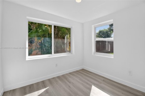 Casa en alquiler en Miami, Florida, 2 dormitorios, 125.7 m2 № 1952179 - foto 28